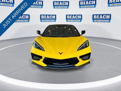Used 2025 Chevrolet Corvette Stingray Premium Conv w/ Z51 Performance Package image 3