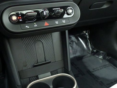 Used 2025 MINI Cooper S image 59