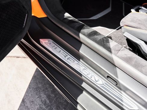 Used 2023 Lamborghini Huracan Sterrato image 43