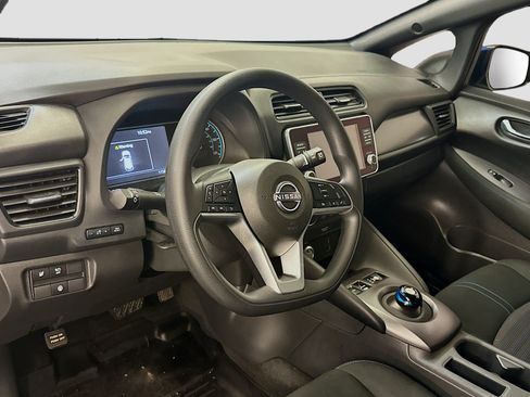 Used 2025 Nissan Leaf S FWD image 18