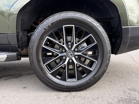 Used 2025 Lexus GX 550 w/ Accessory Package (31) image 31