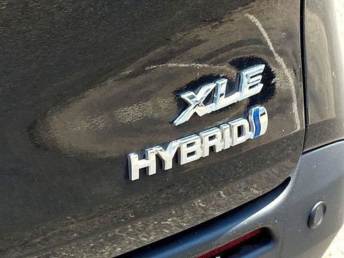 Certified 2021 Toyota Sienna XLE AWD/4WD image 30