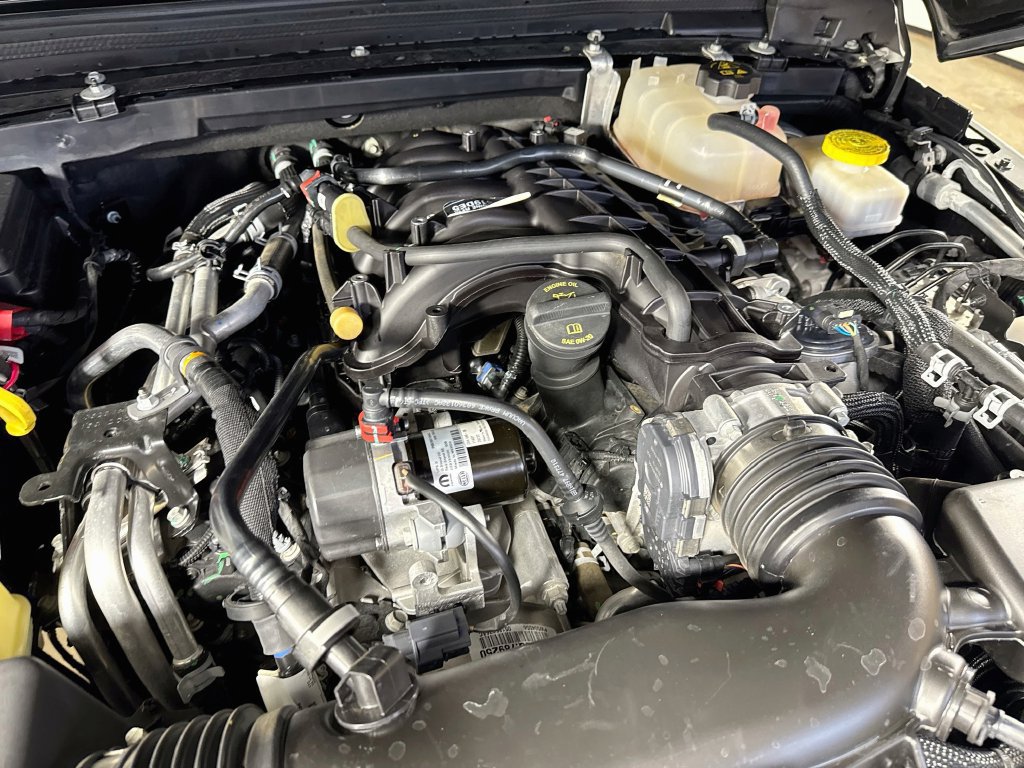 Used 2023 Jeep Wrangler Unlimited Sahara AWD/4WD image 38