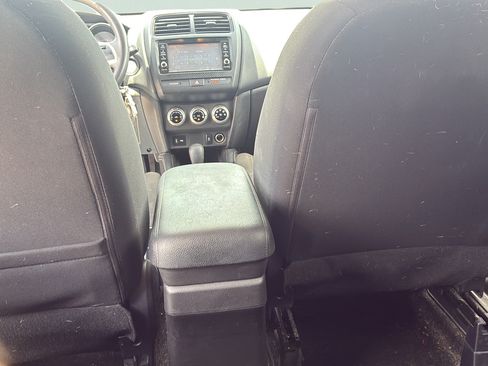 Used 2021 Mitsubishi Outlander Sport ES FWD image 26