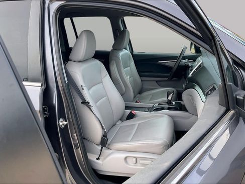 Used 2018 Honda Ridgeline RTL image 9