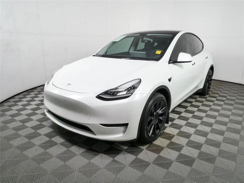 Used 2023 Tesla Model Y Long Range AWD/4WD image 26