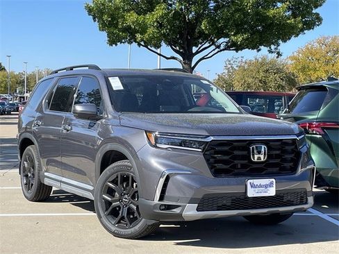 New 2025 Honda Pilot Touring image 2