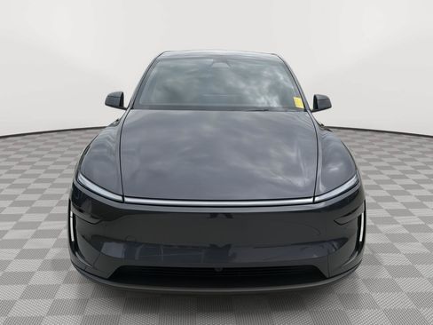 Used 2026 Tesla Model Y AWD image 18