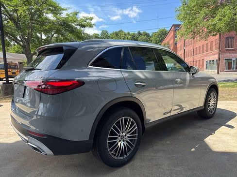 Certified 2025 Mercedes-Benz GLC 300 4MATIC image 8