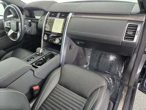 Certified 2023 Land Rover Discovery Metropolitan Edition AWD/4WD image 18