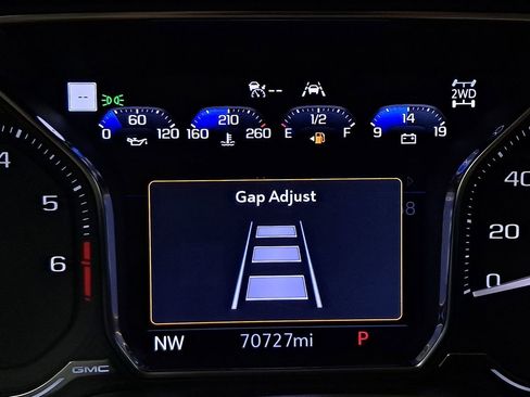 Used 2021 GMC Yukon Denali w/ Denali Premium Package image 13