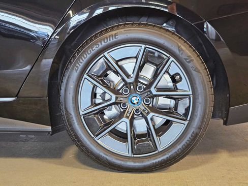 Certified 2023 BMW i4 eDrive35 RWD image 7