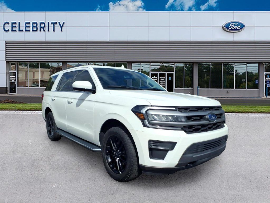 Used 2023 Ford Expedition XLT AWD/4WD image 1