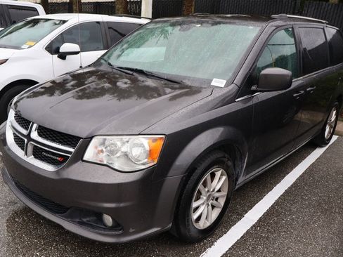 Used 2020 Dodge Grand Caravan SXT image 2