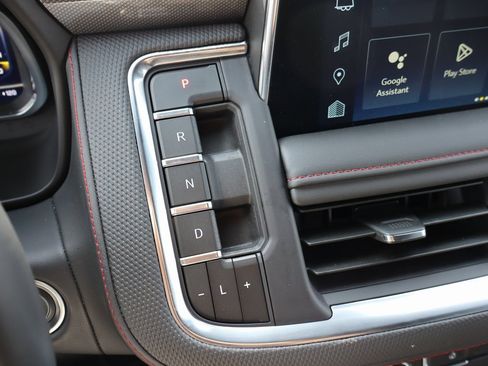 Used 2024 Chevrolet Suburban RST w/ Luxury Package image 8