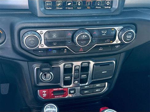 Used 2023 Jeep Wrangler Unlimited Rubicon 4xe w/ Steel Bumper Group image 17