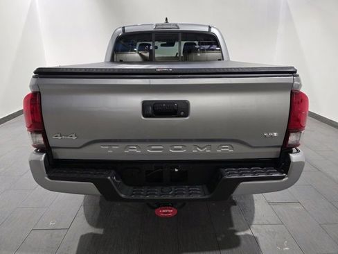 Used 2022 Toyota Tacoma SR image 4
