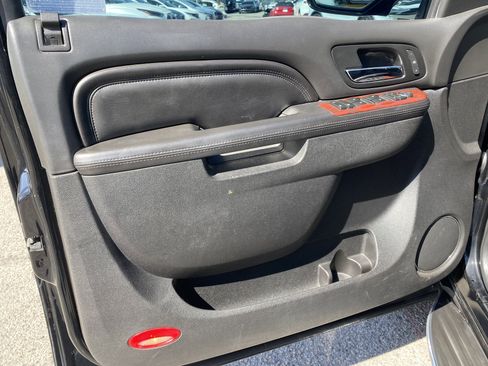 Used 2013 Cadillac Escalade ESV Luxury image 12