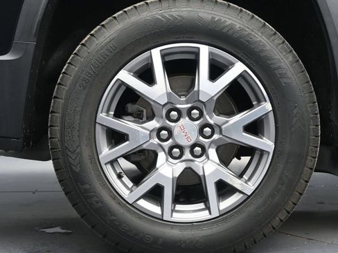 Used 2021 GMC Acadia SLT FWD image 12