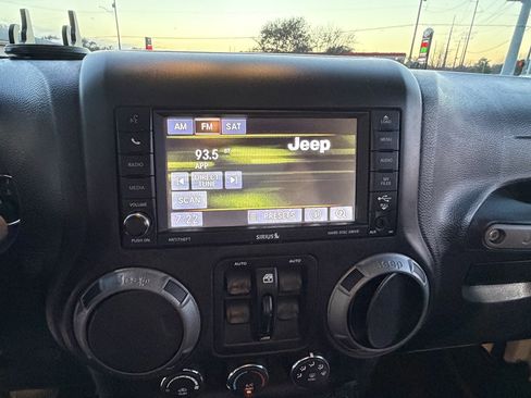 Used 2017 Jeep Wrangler Unlimited Sport w/ Quick Order Package 24S image 12