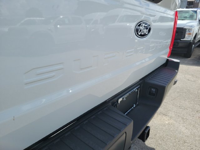 New 2027 Ford F350 XL AWD/4WD image 5