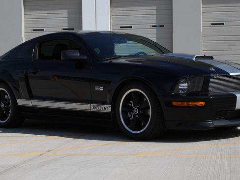 Used 2007 Ford Mustang GT RWD image 4