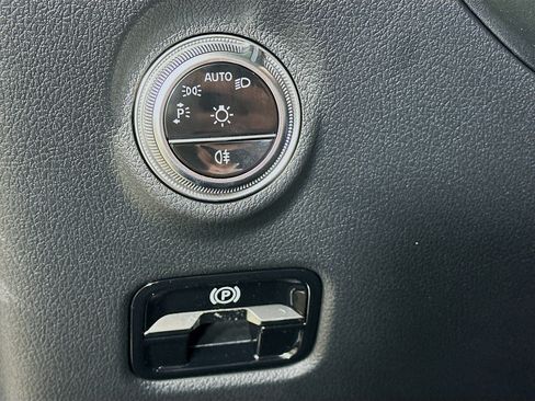 Used 2026 Mercedes-Benz C 300 4MATIC Sedan image 10
