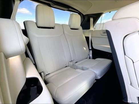 Used 2025 Land Rover Range Rover Long Wheelbase SE image 33