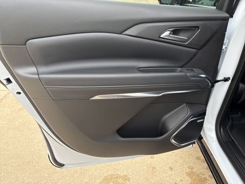 New 2026 Chevrolet Traverse High Country w/ LPO, Floor Liner Package AWD/4WD image 12