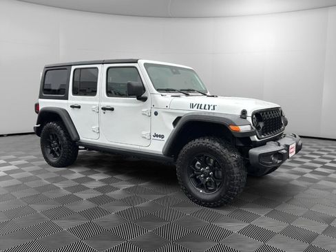 Used 2025 Jeep Wrangler Willys image 2