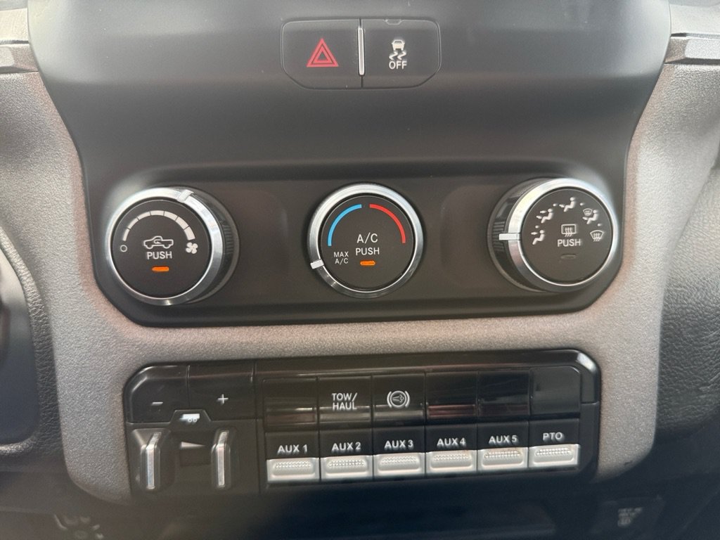 Used 2019 RAM 5500 Tradesman AWD/4WD image 17