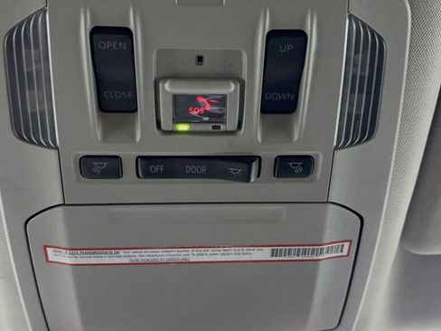 Used 2021 Toyota Highlander XLE image 29