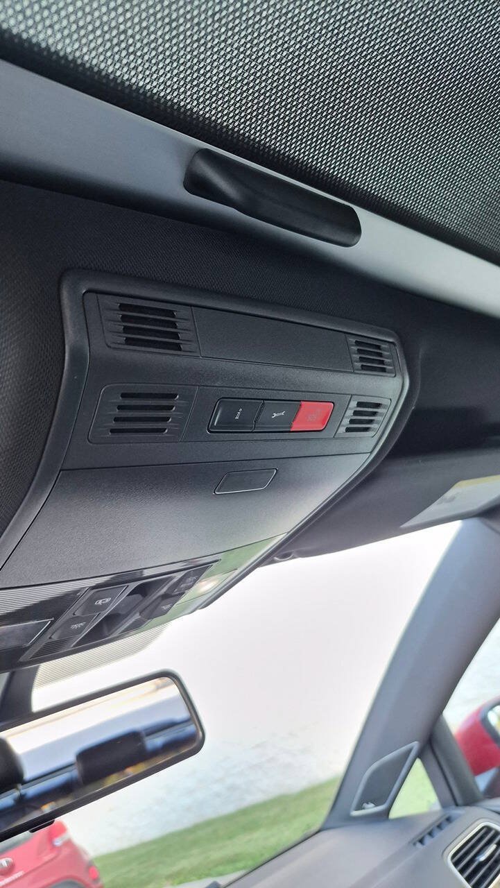 Used 2015 Volkswagen GTI Autobahn w/ Lighting Package (SEL) FWD image 43