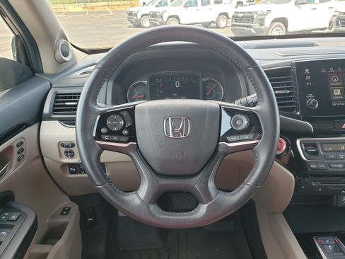 Used 2021 Honda Pilot Touring image 19