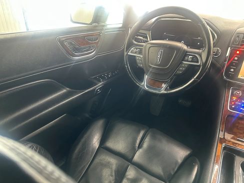 Used 2017 Lincoln Continental Reserve w/ Technology Package image 16