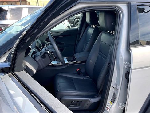 Used 2025 Land Rover Range Rover Evoque S image 8