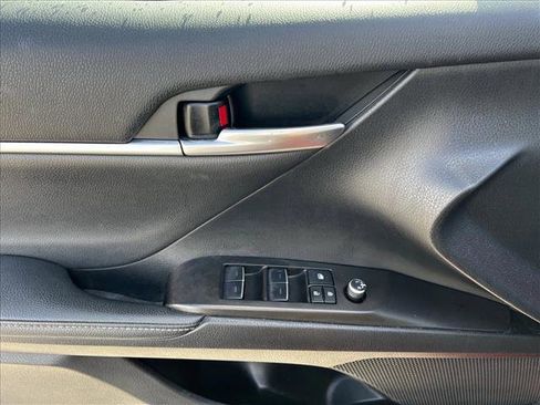 Used 2023 Toyota Camry XSE image 11