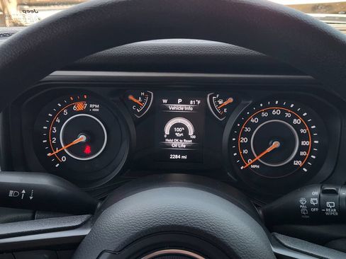 Used 2026 Jeep Wrangler Sport AWD/4WD image 15