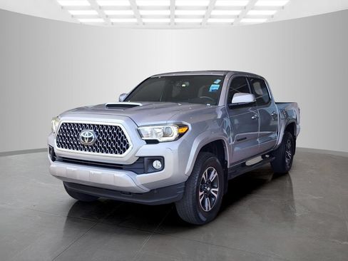 Used 2019 Toyota Tacoma TRD Sport w/ Technology Package AWD/4WD image 9
