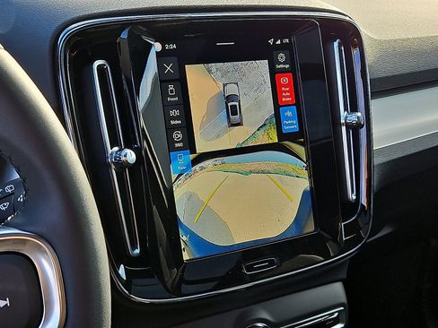 New 2026 Volvo XC40 B5 Ultra w/ Protection Package Premier image 17