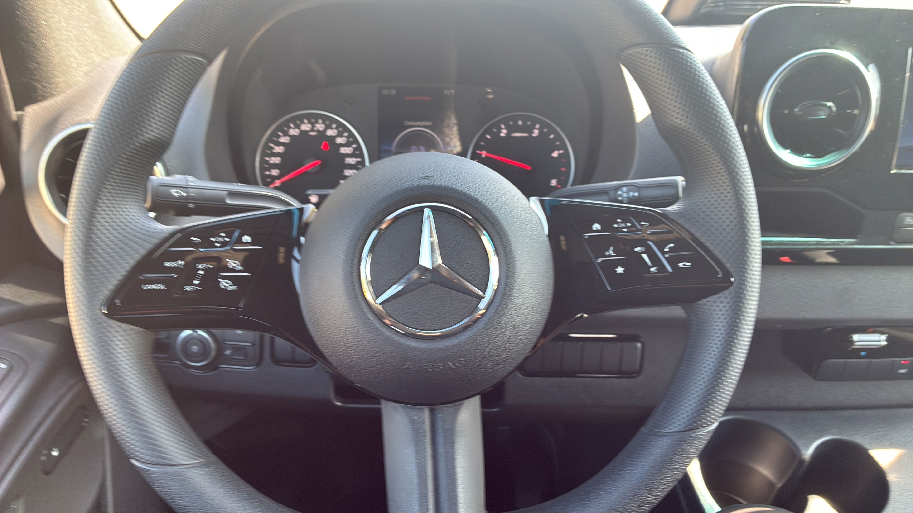 Used 2025 Mercedes-Benz Sprinter 2500 image 10