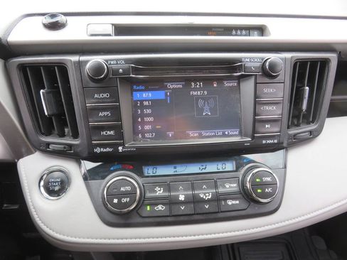 Used 2018 Toyota RAV4 XLE w/ Plus Extra Value Package AWD/4WD image 17