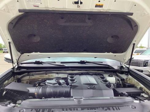 Used 2023 Toyota 4Runner Limited AWD/4WD image 10