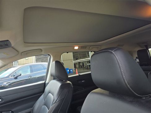 Used 2024 Nissan Pathfinder SL w/ SL Premium Package image 22