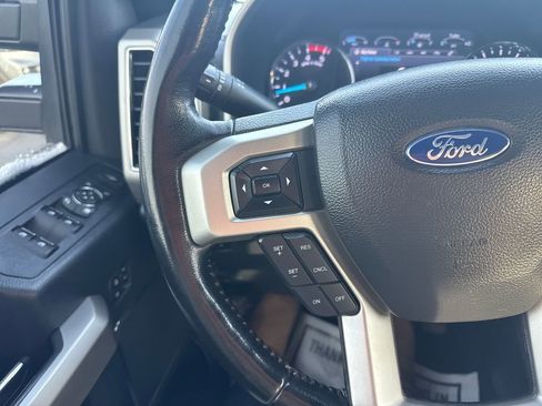 Used 2022 Ford F250 Lariat w/ Lariat Value Package image 37