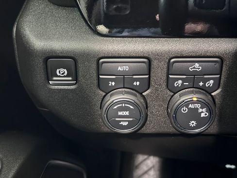 Certified 2022 Chevrolet Silverado 1500 LT image 23