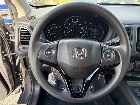 Used 2020 Honda HR-V LX image 38