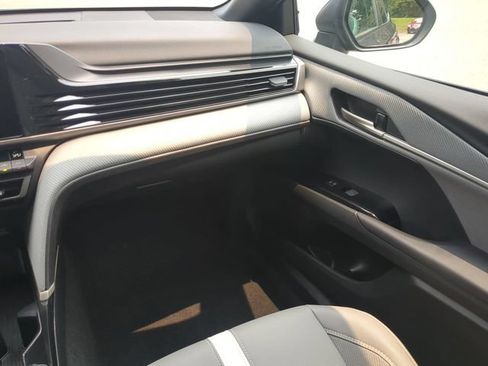 Used 2025 Toyota Camry SE AWD/4WD image 15