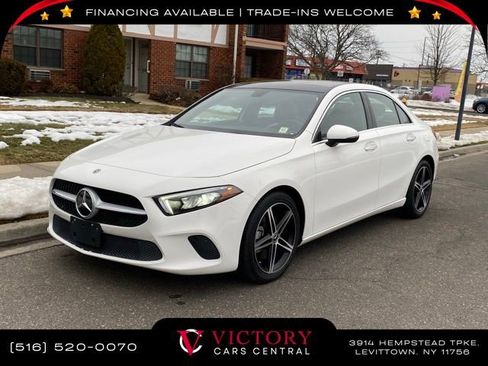 Used 2022 Mercedes-Benz A 220 image 1