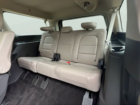 Used 2022 Lincoln Navigator L Reserve AWD/4WD image 18